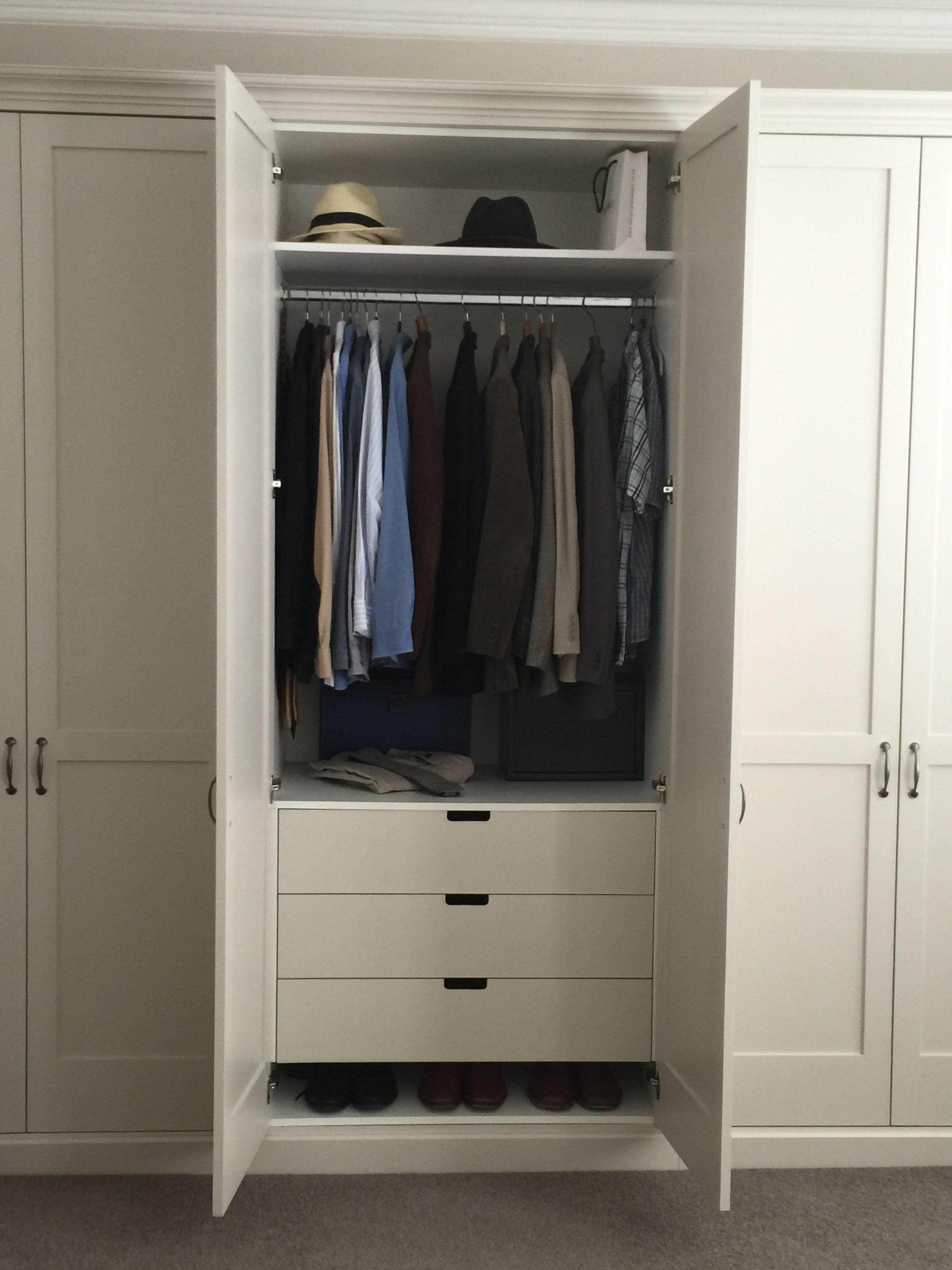 Well Known Traditional Shaker Wardrobes, With Drawers Inside, Shelves And Inside Wardrobes With Shelves And Drawers (View 5 of 15)