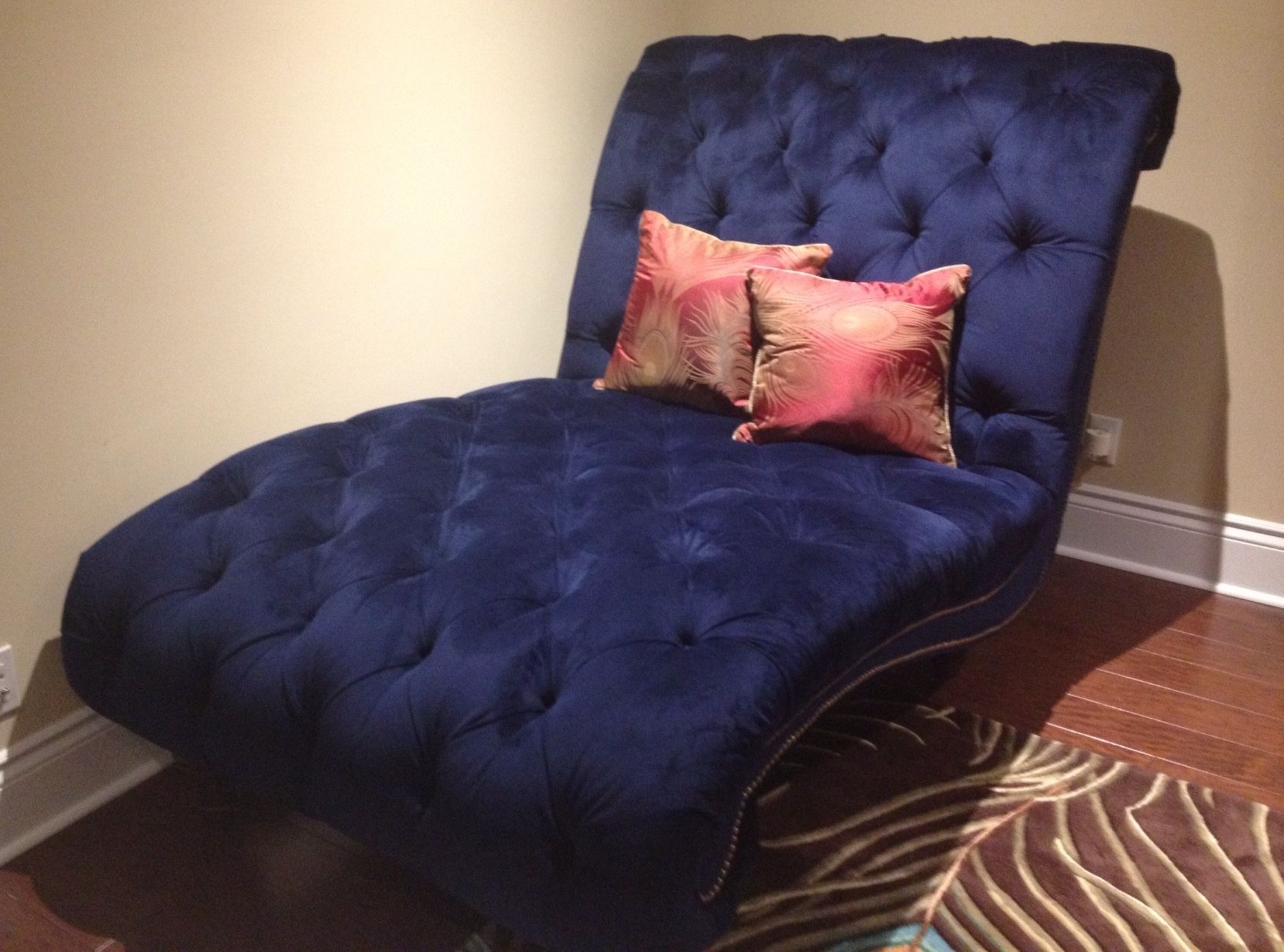 2018 Blue Velvet Chaise Lounge Master Bedroom In A Corner (View 10 of 15)