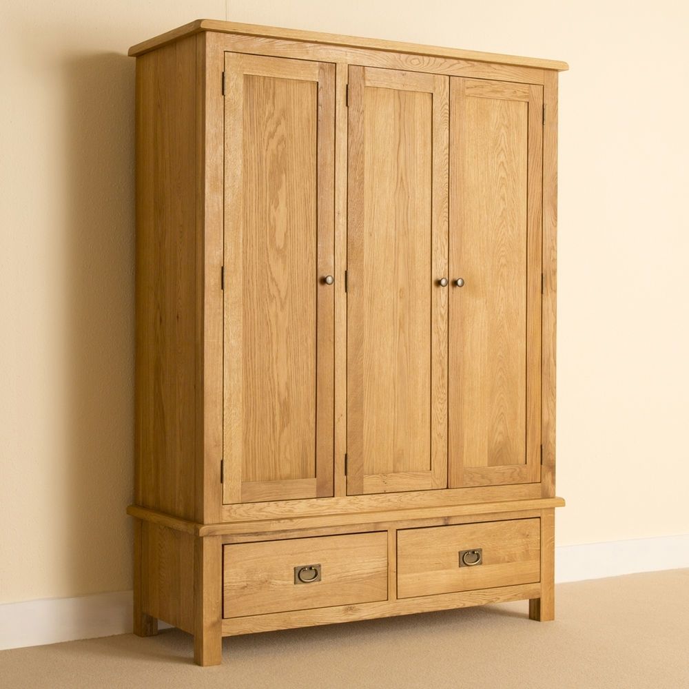 2018 Lanner – Oak Triple Wardrobe / Large Handcrafted Rustic Oak 3 Door In Large Oak Wardrobes (View 15 of 15)