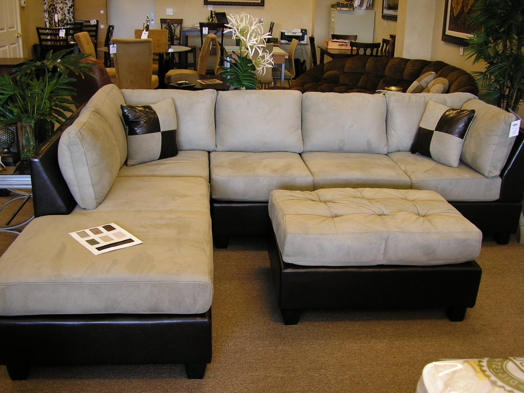 Best And Newest Chaise Lounge Sectionals With Regard To Sectional Sofa With Chaise Lounge 32 On Sofas And Couches (Photo 5 of 15)