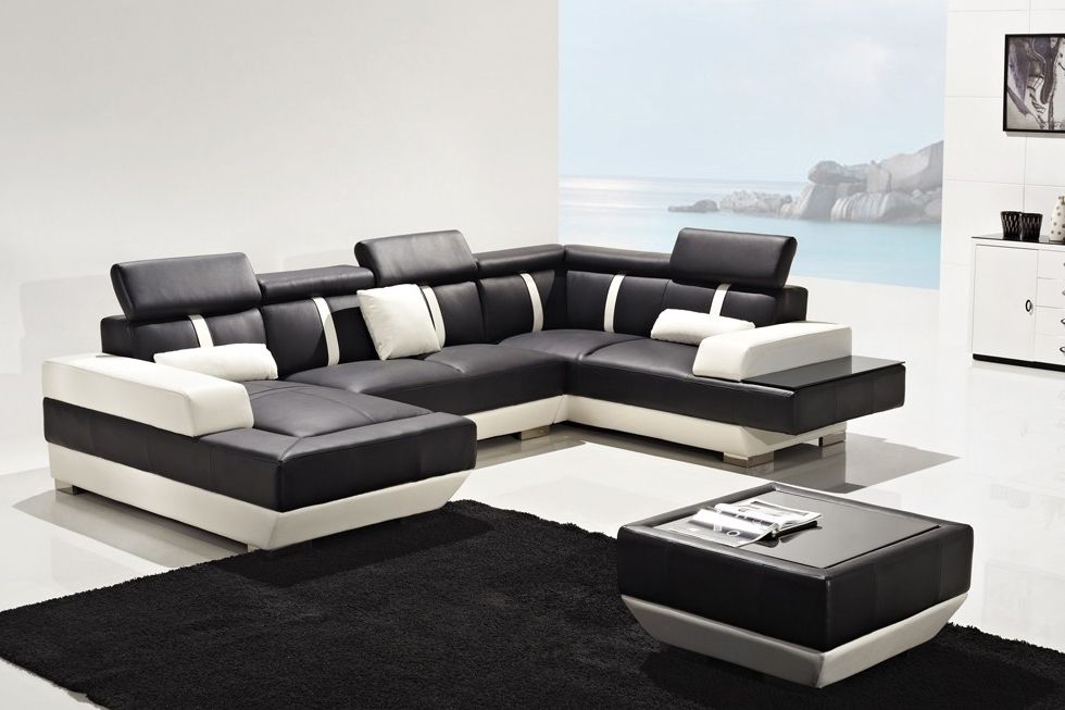 Black And White Sofas Living Room (View 8 of 10)