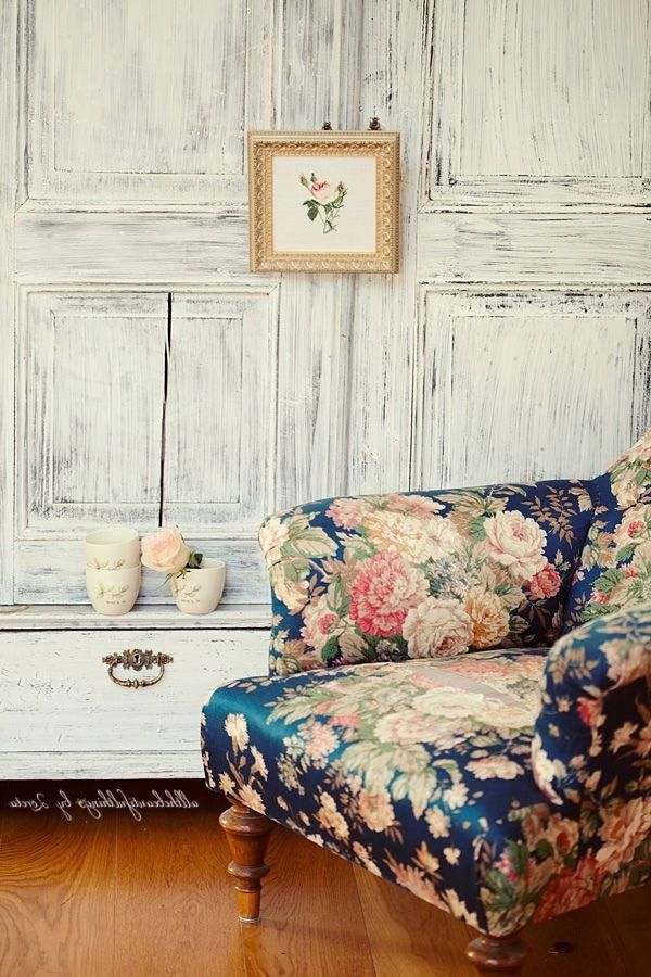 Blue Floral Couch Are Floral Sofas Out Of Style Cheap Beautiful Within Famous Floral Sofas And Chairs (View 7 of 10)