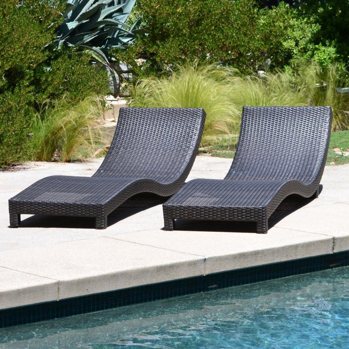 Modern Living Outdoor Chaise Lounge Chairs W/ Cushions With Favorite Modern Outdoor Chaise Lounge Chairs (View 13 of 15)