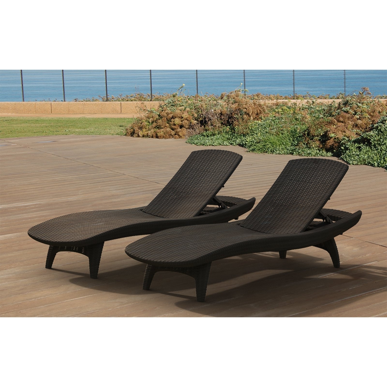 Featured Photo of 15 Best Ideas Hotel Pool Chaise Lounge Chairs