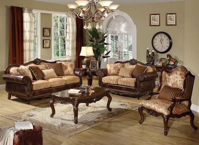 Traditional Sofas (View 3 of 10)