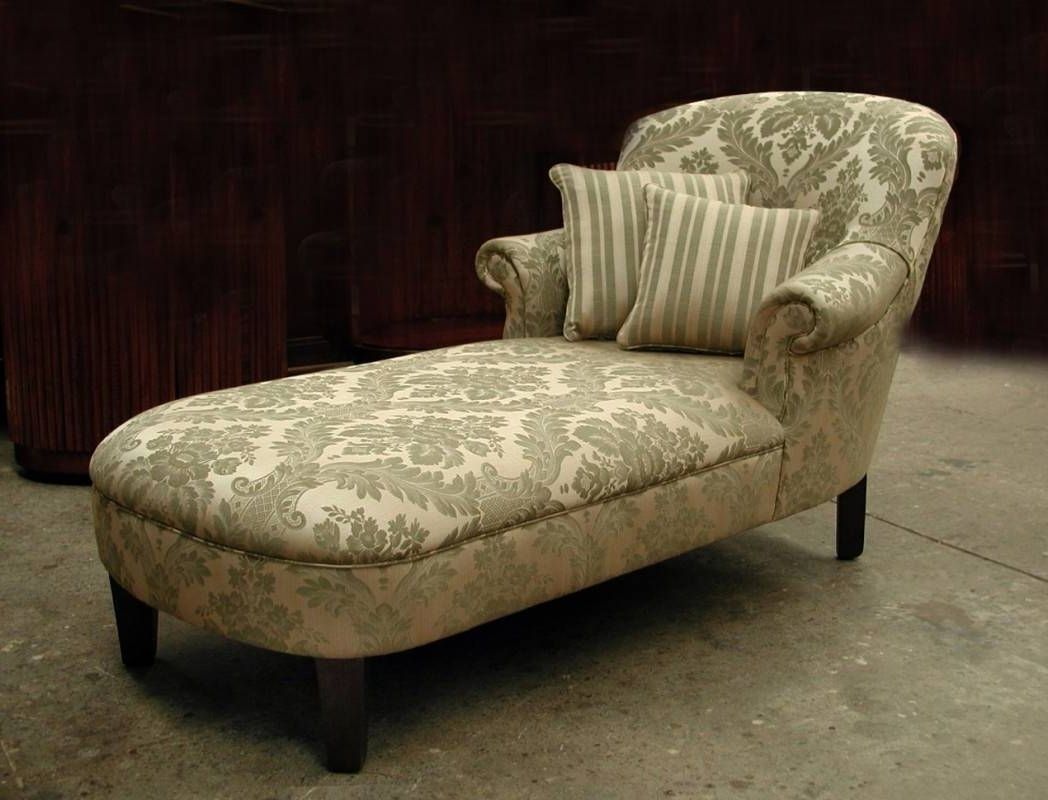 Upholstered Chaise Lounge Chairs Inside 2018 Chaise Lounge Bedroom Chairs Fascinating Traditional Style Floral (View 2 of 15)