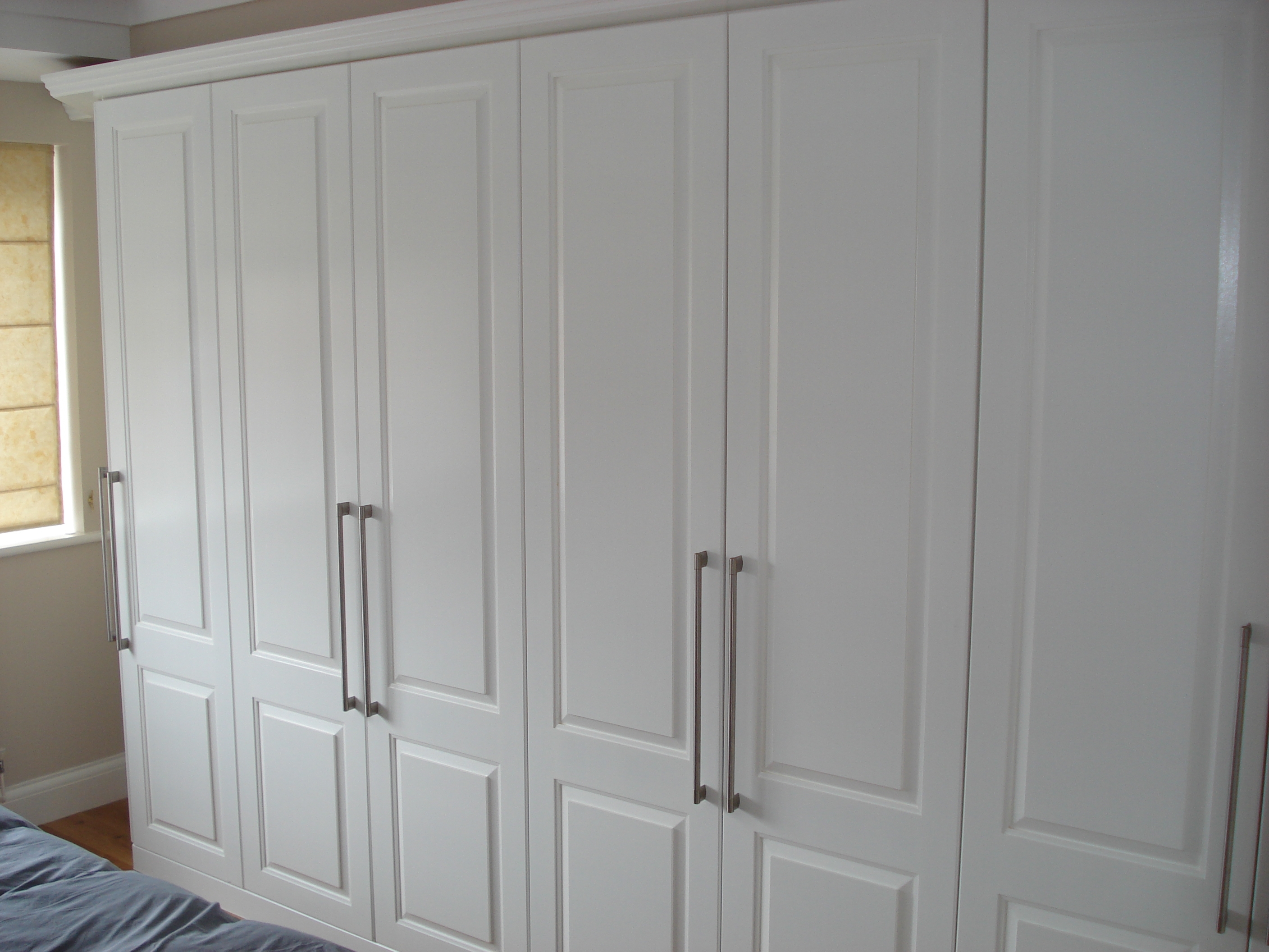 Well Known White Painted Wardrobes Regarding White Bedroom Wardrobes (photos And Video) (Photo 11 of 15)