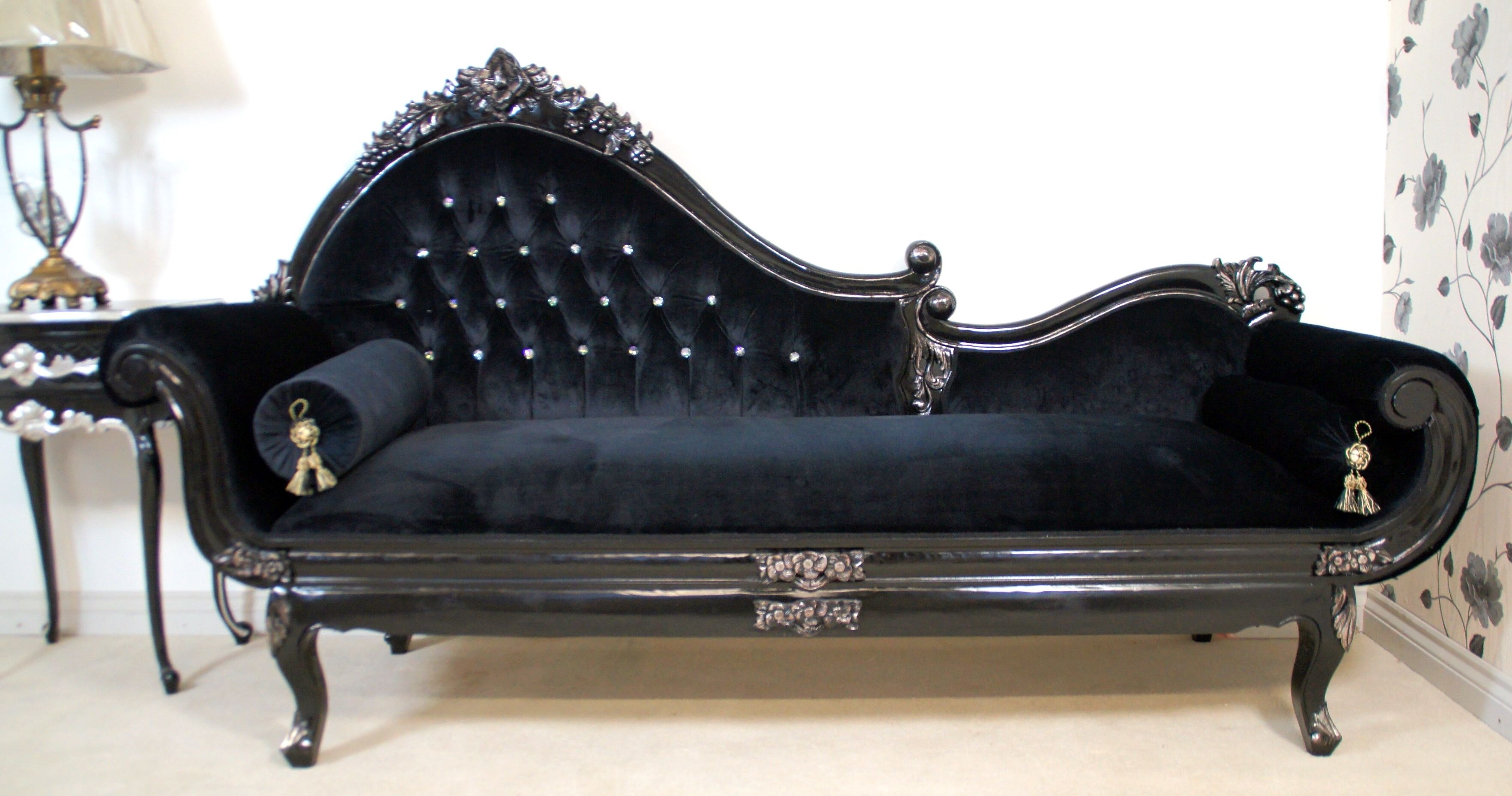 Widely Used Classic Chaise Lounge Design Come With Custom Diamond Button Throughout Velvet Chaise Lounges (View 13 of 15)
