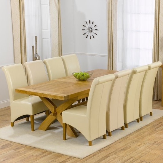 Avignon Solid Oak Extending Dining Table And 8 Barcelona Inside Best And Newest Extendable Dining Tables With 8 Seats (Photo 1 of 20)