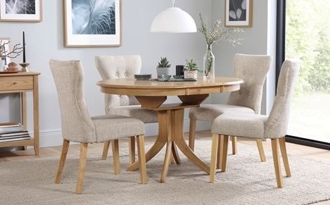 Featured Photo of The Best Round Extendable Dining Tables and Chairs