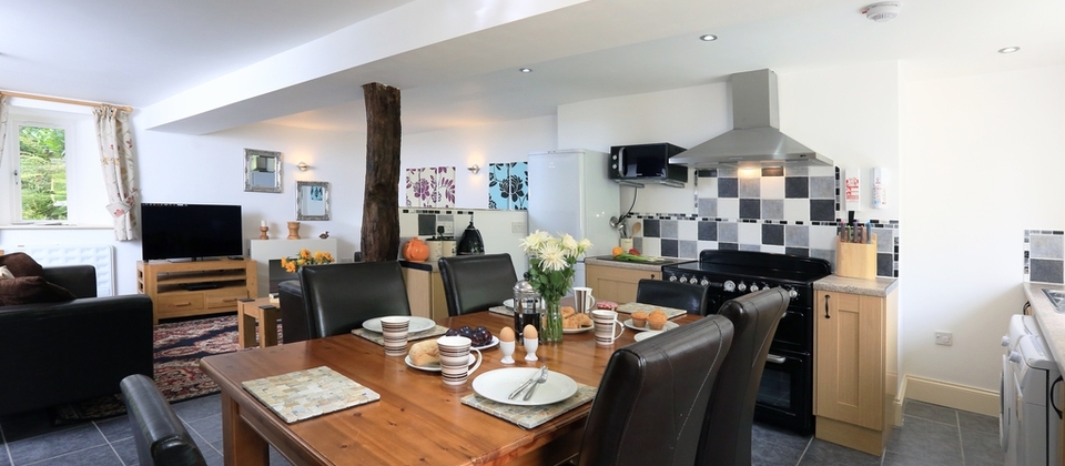 Newest Partridge 6 Piece Dining Sets Inside Partridge Cottage – Kingsbridge, Devon – Blue Chip Holidays (Photo 16 of 20)