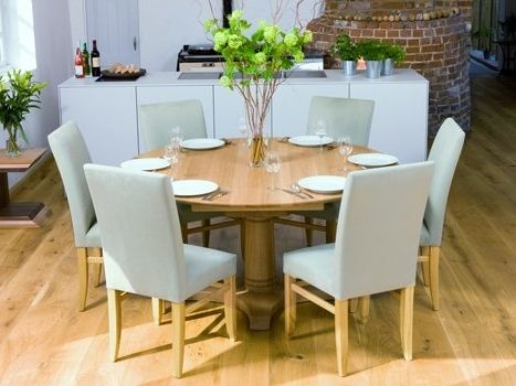Round Dining Table And Oval Di Round Extending Oak Dining Table And Regarding Most Recent Round Extending Oak Dining Tables And Chairs (View 13 of 20)