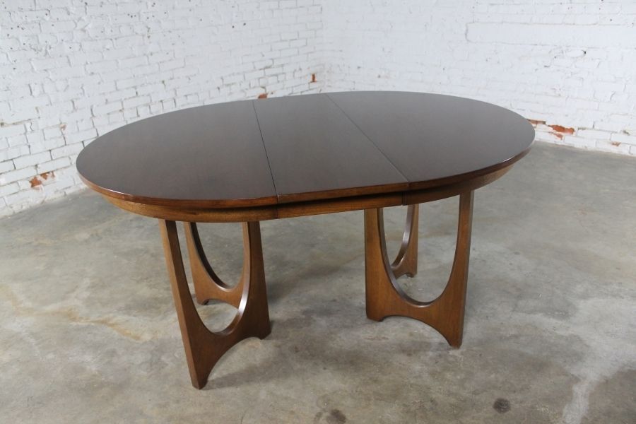 Sold – Mid Century Modern Broyhill Brasilia 6140 45 Round Pedestal For Trendy Outdoor Brasilia Teak High Dining Tables (View 11 of 20)