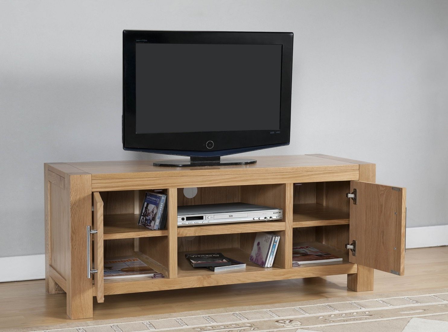 Favorite Light Oak Tv Cabinets Regarding Aylesbury Contemporary Light Oak Large Tv Unit (Photo 4 of 20)