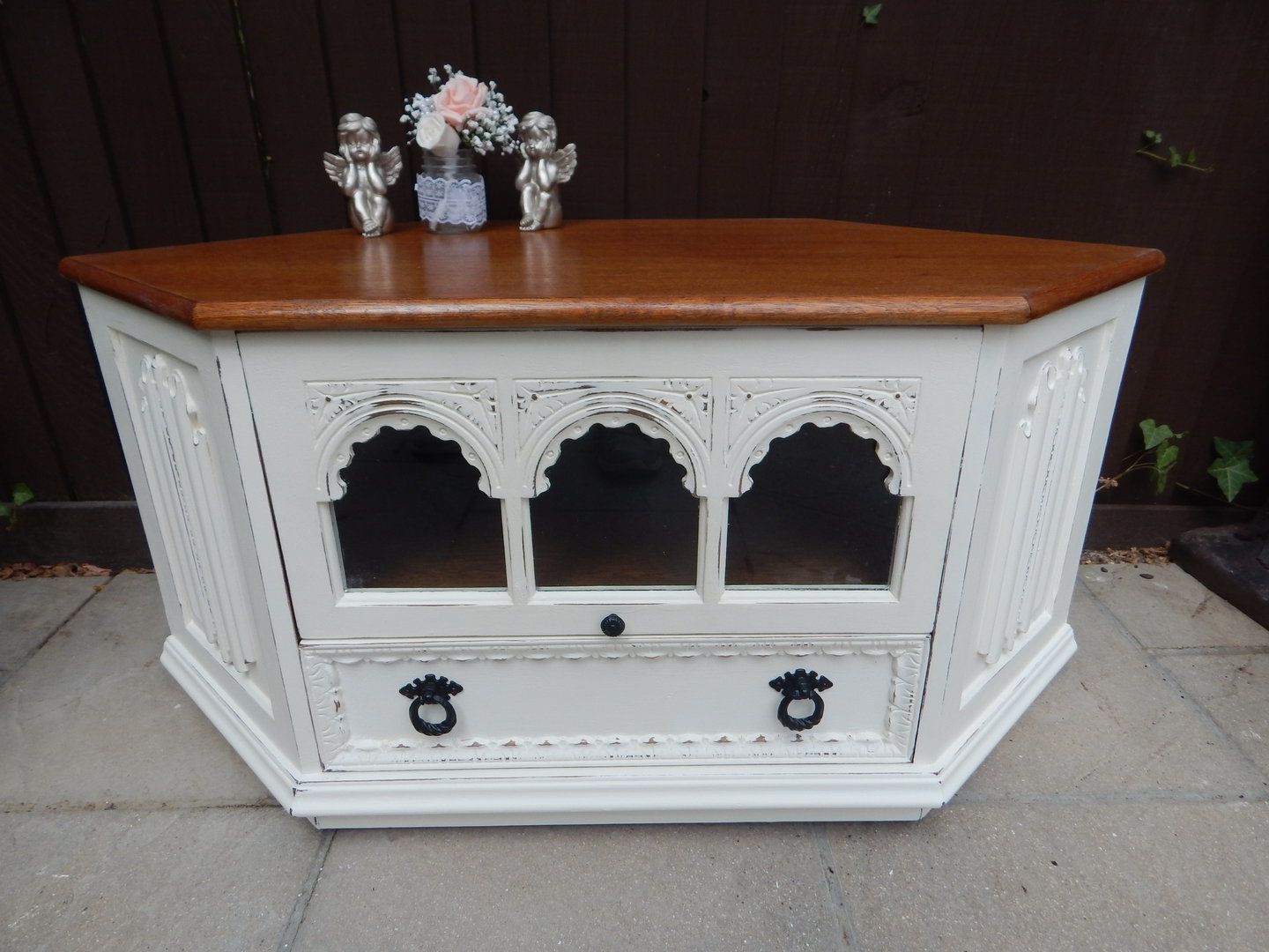 Gorgeous Solid Oak , Vintage , Shabby Chic Corner Tv Cabinet Pertaining To Well Known Shabby Chic Corner Tv Unit (View 19 of 20)