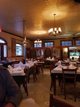 Crescent City Steak House, New Orleans – Bayou St. John Pertaining To Preferred Tudor City 28'' Dining Tables (Photo 1 of 25)