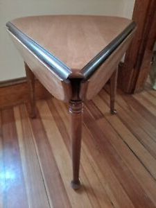 Ethan Allen Solid Maple Brown Drop Leaf Clover Shape In Well Known Gray Drop Leaf Tables (View 5 of 10)