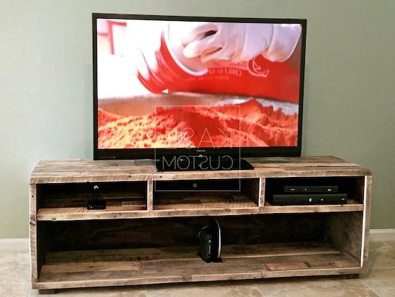 Most Popular Reclaimed Wood Tv Stands With Regard To Reclaimed Wood Media Unit In Natural Tv Stand Entertainment – Etsy Italia (View 7 of 10)