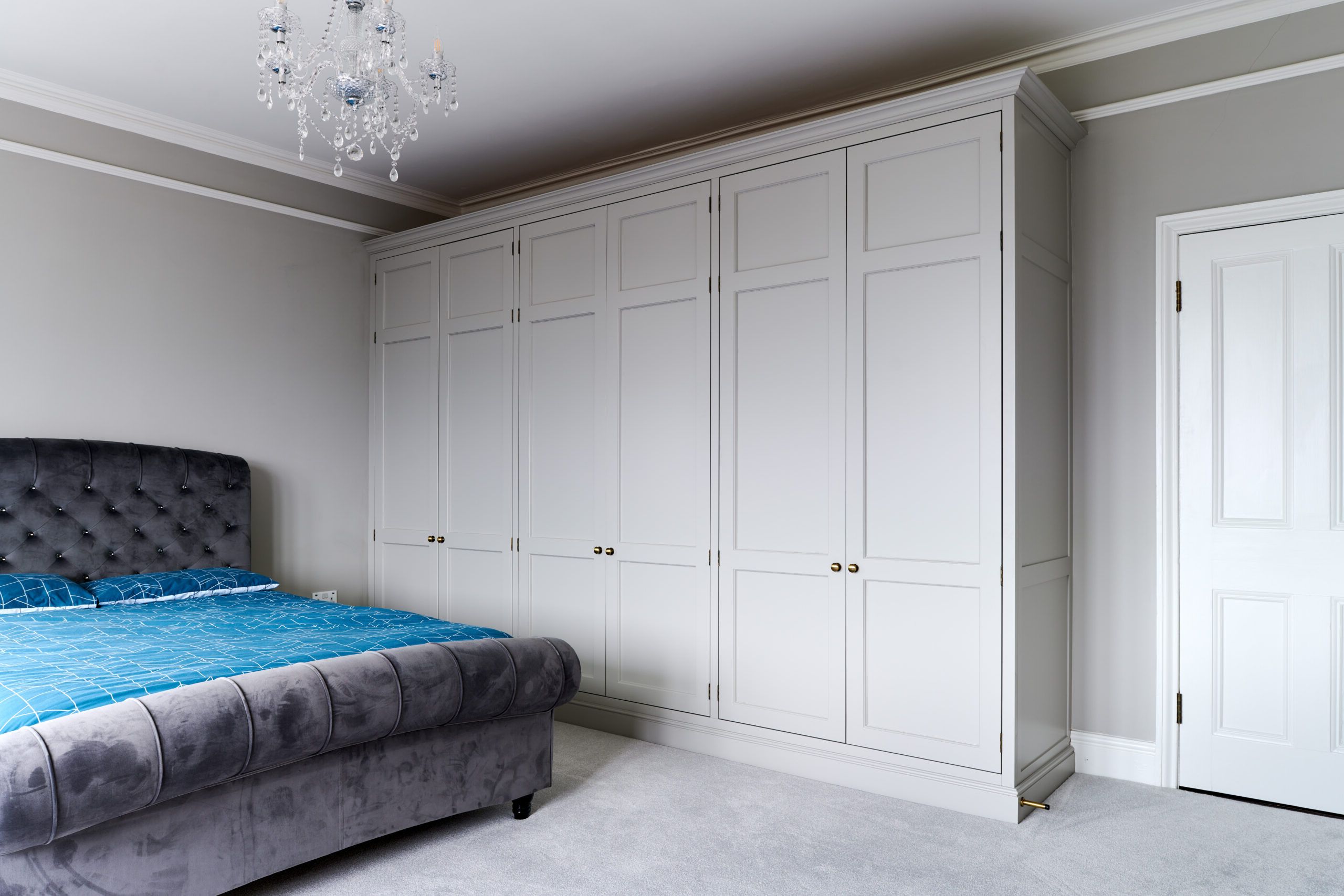 Popular Built In Wardrobes Pertaining To Fitted Or Freestanding Bespoke Wardrobes (View 3 of 10)