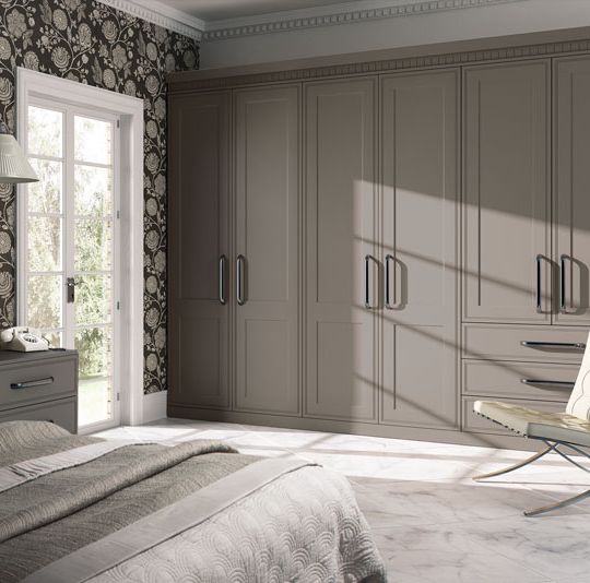 Traditional Wardrobes Pertaining To Well Known Traditional Bedroom Wardrobes (Photo 2 of 10)